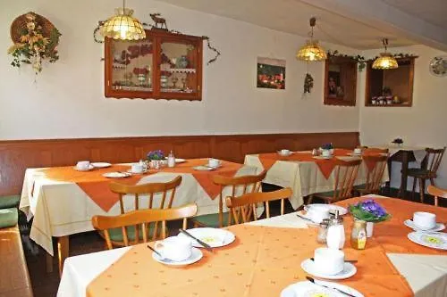 بيت ضيافة Zur Krone Burghaslach